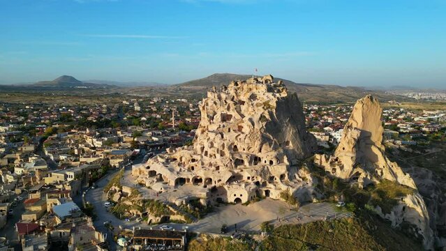 U&ccedil;hisar is a town in the Nevşehir District, Nevşehir Province in Cappadocia, Turkey. Its population is 3,555. It is 7 kilometres east of Nevşehir, 12 kilometres west of &Uuml;rg&uuml;p.