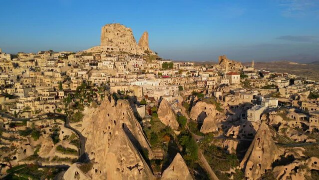 U&ccedil;hisar is a town in the Nevşehir District, Nevşehir Province in Cappadocia, Turkey. Its population is 3,555. It is 7 kilometres east of Nevşehir, 12 kilometres west of &Uuml;rg&uuml;p.