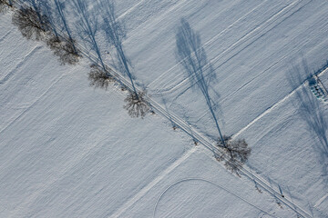 Zimowe pola z drona 