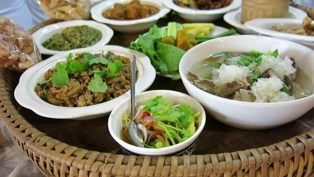 Khan Tok, Lanna-style of food from the North of Thailand