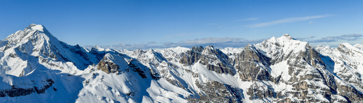 Winterpanorama Stubaier Alpen Geschnitztal - Muttenkopf vom Habicht bis Kirchdachspitze 