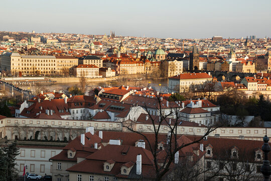 Paisaje con vista aérea de Praga, República Checa.