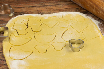 gros plan sur la réalisation de sablé de Noël