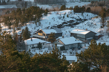 Fototapeta na wymiar houses in the mountains 