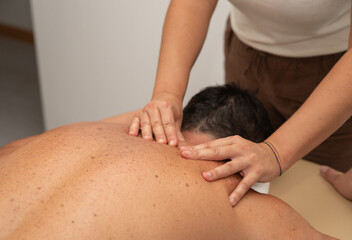 Fototapeta na wymiar Man receiving relaxing massage session