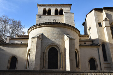 Fototapeta na wymiar Chevet de la basilique Saint-Martin d’Ainay à Lyon. France