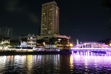 Fototapeta na wymiar Ville de Singapour by night