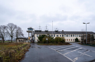 Alter verlassener Militärflughafen