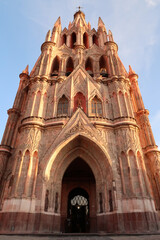 The fascinating front facade of the church/cathedral Parroquia de San Miguel Arcangel in San Miguel de Allende, Mexico 2022
