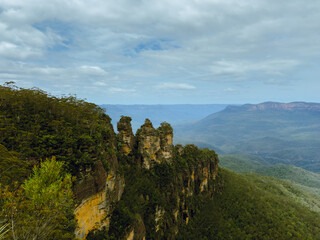 Naklejka premium The serene Blue Mountains and Majestic Waterfalls. Nature's Symphony. NSW. Australia. Minnehaha falls. Three sisters.