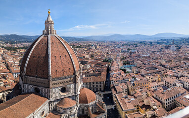 Fototapeta na wymiar The giant cupola of the cathedral Santa Maria del Fiore in Florence