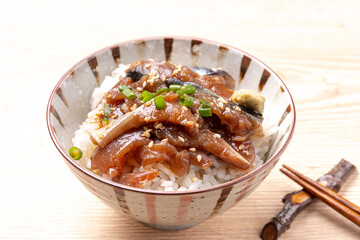 さばの漬け丼