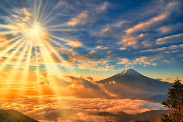 新道峠より朝の雲海と富士山