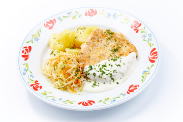 chicken with potatoes and salad