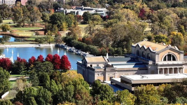 Beautiful cinematic aerial view of the Saint Louis Art Museum in Forest Park in St. Louis, Missouri on an Autumn day.