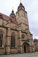 Fototapeta na wymiar Historische Kirche in der Altstadt von Bayreuth in Bayern