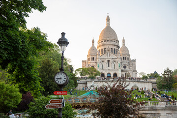 Paris, France - May 20, 2023: view on the exterior of the Basilica of the Sacred Heart of Paris Montmartre - obrazy, fototapety, plakaty