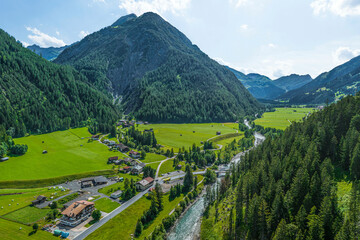Ausblick auf das Tiroler Lechtal rund um Stockach im Bezirk Reutte