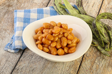 White bean in tomato sauce