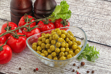 Canned sweet green peas conserve