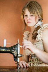 Mädchen | Nähmaschine | nähen