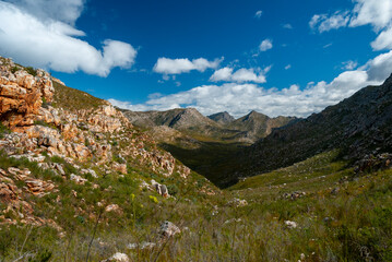 Naklejka premium dramatic mountain landscape with textured rock detail granite and quartz in a beautiful natural environment 