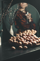 Black atmospheric composition of walnuts

