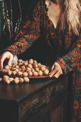 Black atmospheric composition of walnuts
