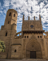 Fototapeta na wymiar Façade de la cathédrale Santa María de Huesca, Aragon, Espagne
