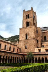 Fototapeta na wymiar Cloister of the cathedral of Monreale, Palermo, Sicily, Italy