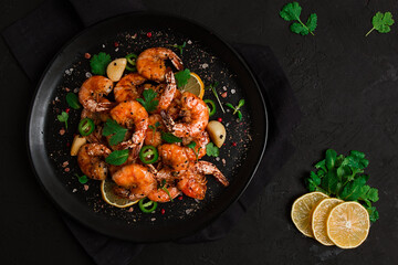 Fried shrimp, headless, with spices, grilled, homemade, no people,