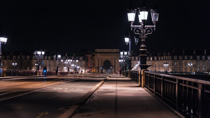 Fototapeta na wymiar Pont de Bordeaux la nuit