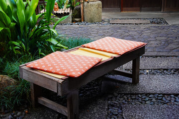 京都のお茶屋さんにある畳ベンチ