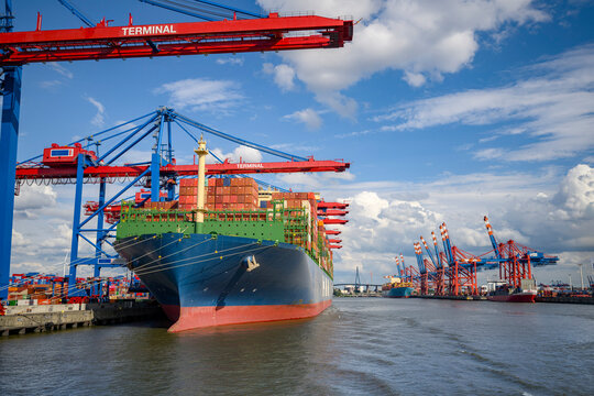 Container-Terminal im Hamburger Hafen 