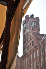 Toruń rynek wieża ratusza, Polska, wieza, architektura, katedra, budowa, niebo, zegar, krzyz, gród, dzwon, stary, europa, iglica,  punkt orientacyjny, podróż - obrazy, fototapety, plakaty