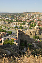 Tbilisi, Gruzja, Kaukaz, widok na dachy budynków, wieże, stare miasto, panorama, rzeka, twierdza © Ornela
