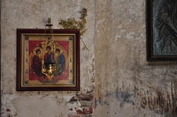Architektura sakralna Gruzji, kościoły prawosławne, zabytki historyczne. Klasztor Stepancminda, Kazbegi - obrazy, fototapety, plakaty