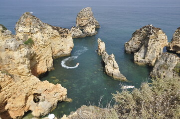 Portugalia, plaże i skaliste wybrzeże Algarve © Ornela