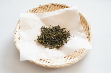 笊の上の乾燥めかぶ © kikisora