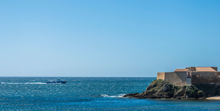 La Tour Fondue sur la presqu'&icirc;le de Giens &agrave; Hy&egrave;res, Var, France