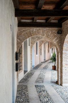 
Architecture and art in the ancient fortified village of Valvasone