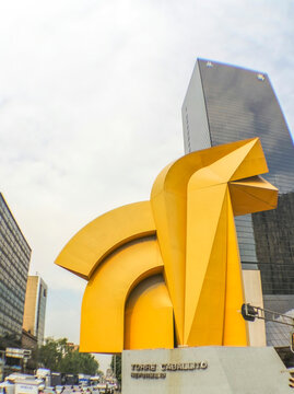 Mexico City, Mexico. Jan 6, 2024. The Sculpture outside the Torre Caballito tower, Reforma, Mexico City
