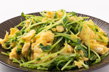 豆苗とたまごの中華炒め