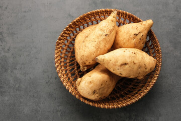 Raw Sweet Potatoes Root Tuber (ubi jalar)
