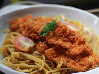 close up curry spaghetti