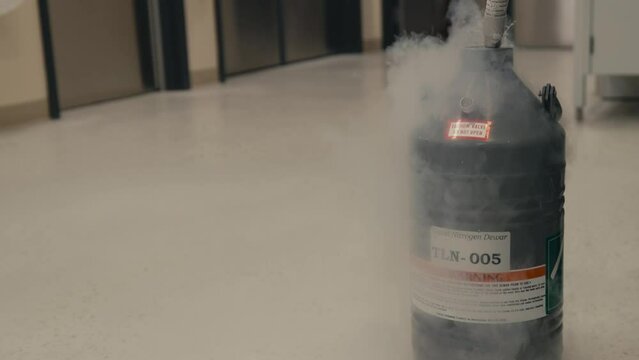 Production of Vapor During the Transfer of Liquid Nitrogen from a Storage Tank to a Dewar - Close Up
