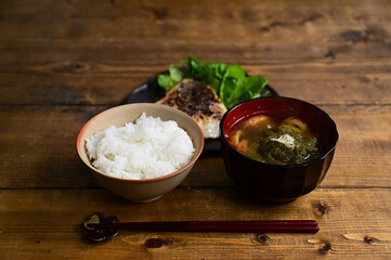 一汁一菜　鯛の塩麴漬け