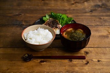 一汁一菜　鯛の塩麴漬け