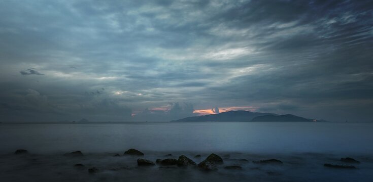 nha trang bay moody sunrise sky vietnam