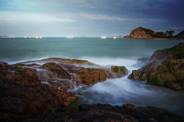 Fototapeta na wymiar rocky coastline vung lam bay vietnam